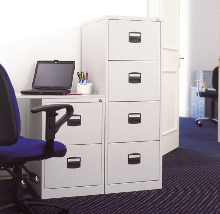 Bisley A4CC4H1A four-drawer filing cabinet - 5