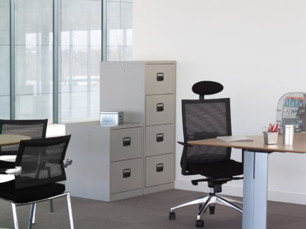 Bisley A4CC4H1A four-drawer filing cabinet - 6
