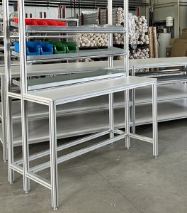 Imaginative construction from aluminum profiles