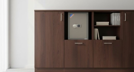 Safes and vaults