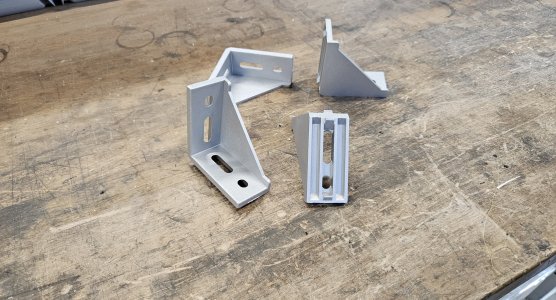 Joints for aluminum profiles