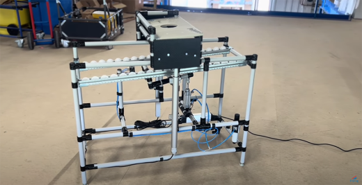Conveyor for laser station with height-adjustable platform